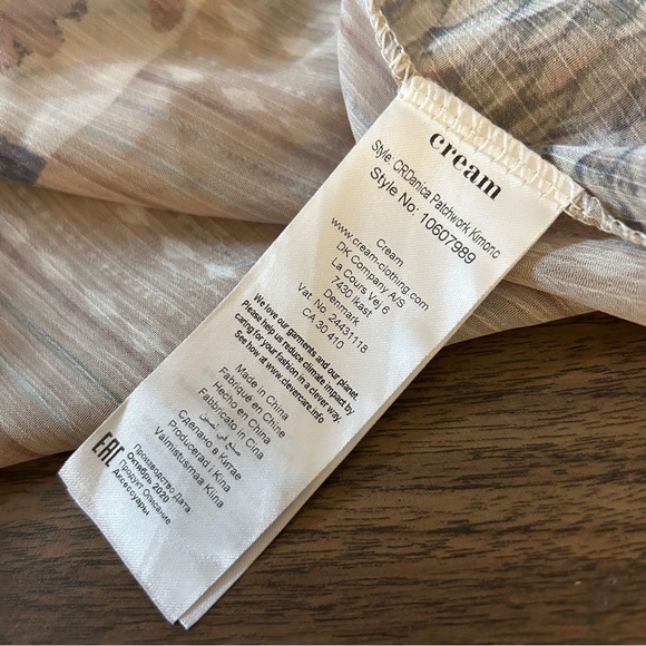 Cream Chic Patchwork Cape with Belt - Picture 6 of 11